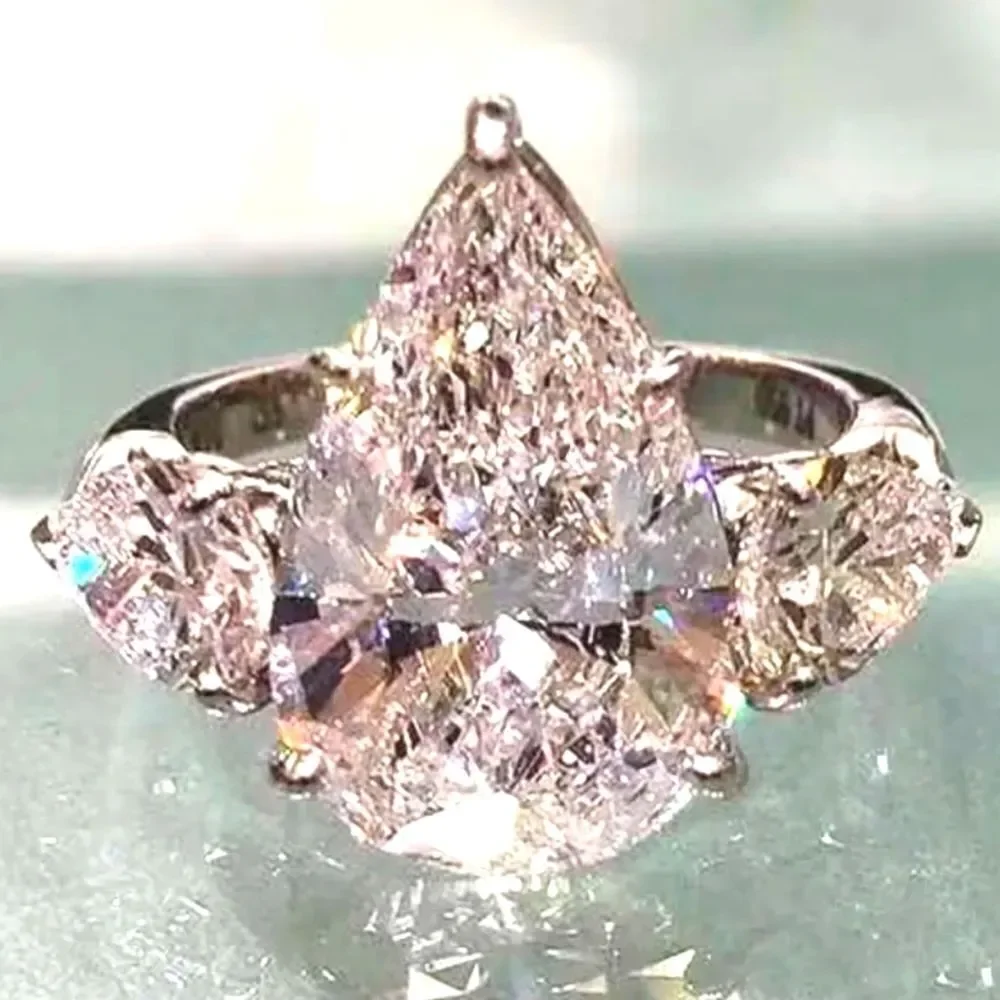 Elegant diamond wedding ring